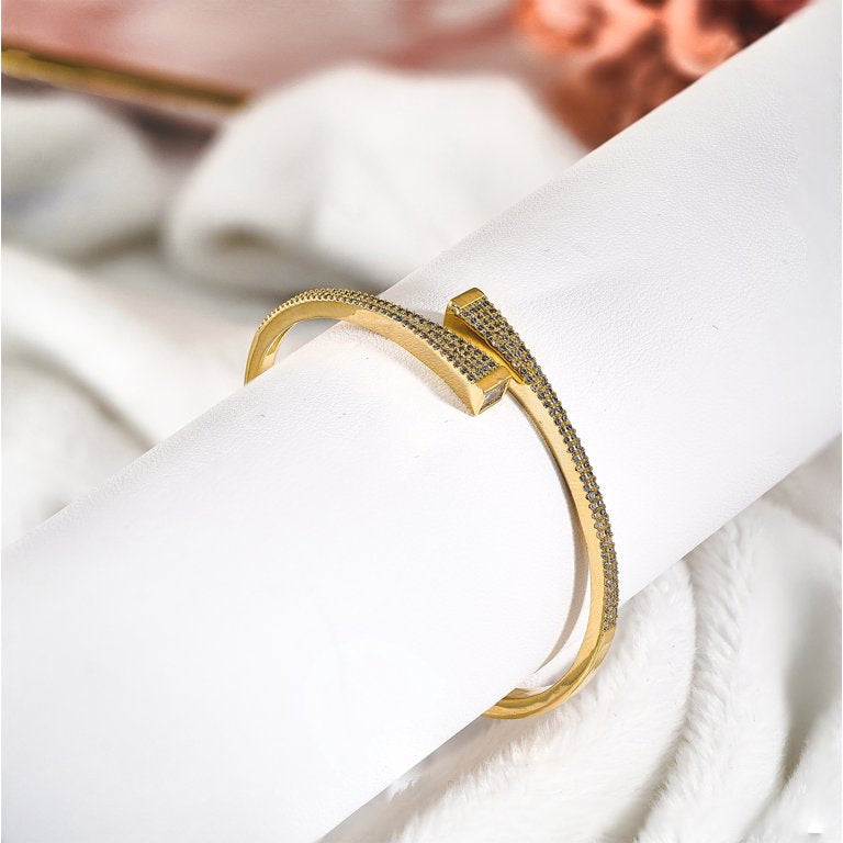 Stylish Open Cuff Bracelet in Yellow Gold Plating for Women - Statement Jewelry - Fashion Accessories