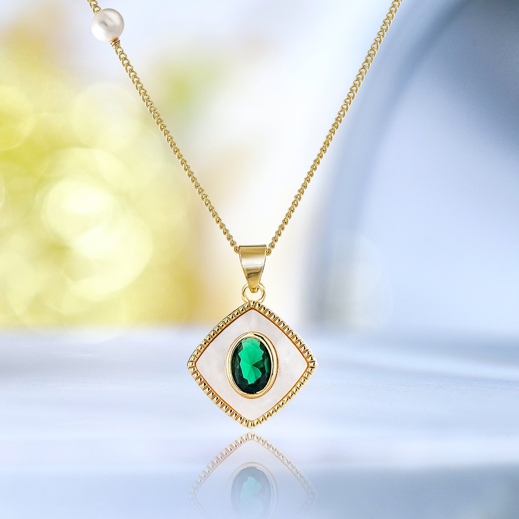 Antique Style Green Stone Square Pendant Necklace - Unique Fashion Jewelry