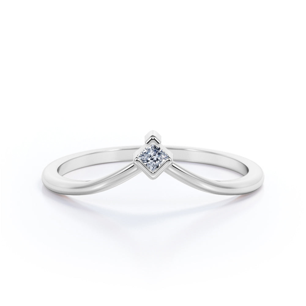 Solitaire Semi Bezel - 0.10 TCW Round Shape Moissanite - Flat V Shaped Wedding Band - White Gold