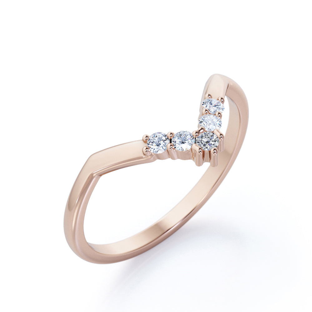 5-Stone Cluster 0.10 TCW Round Shape Moissanite V Shaped Wedding Band in Rose Gold