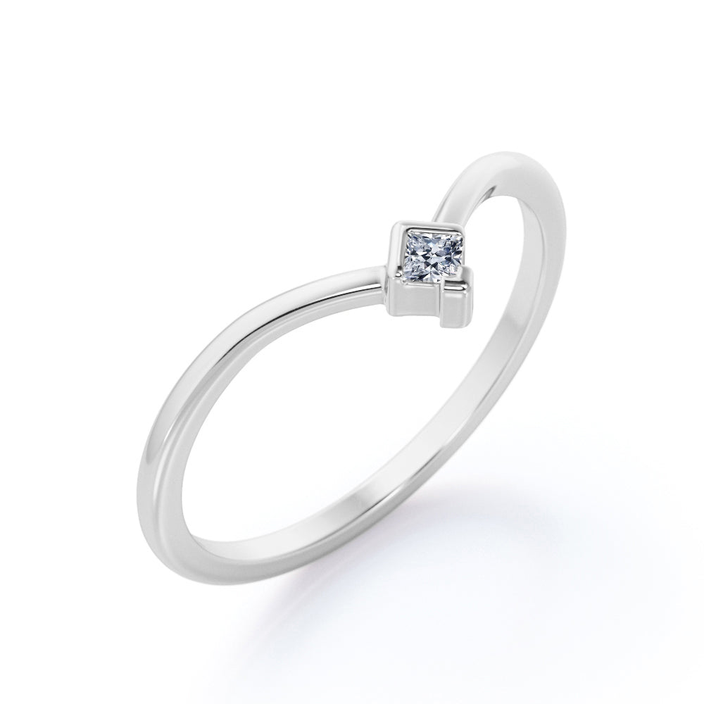 Solitaire Semi Bezel - 0.10 TCW Round Shape Moissanite - Flat V Shaped Wedding Band - White Gold