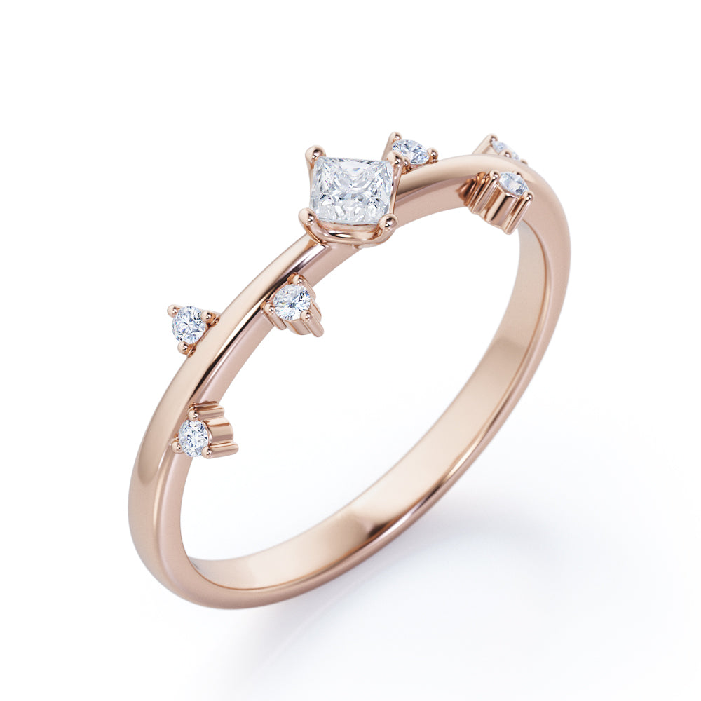 7-Stone Design 0.25 TCW Rhombus Princess and Round Cut Moissanite Prong Stackable Ring in Rose Gold