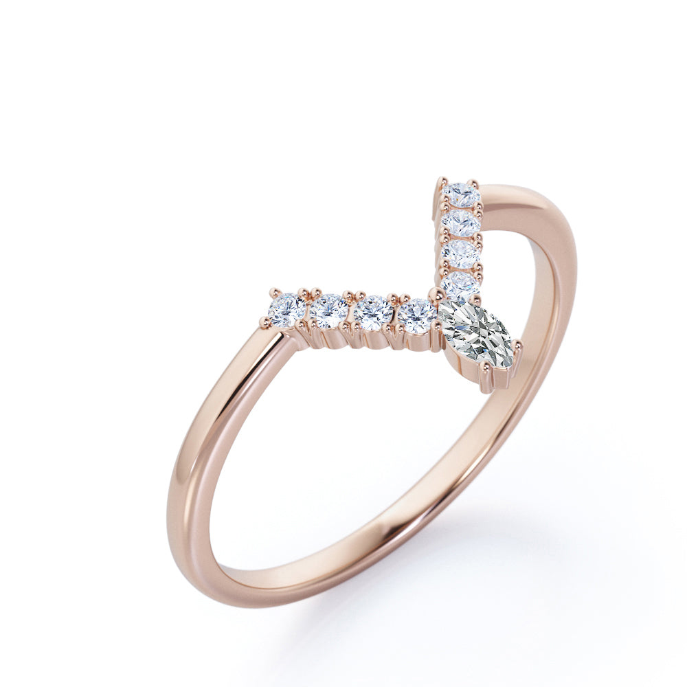 Stylish - 0.15 TCW Marquise and Round Shaped Moissanite- Chevron Pave Accented Wedding Band - Rose Gold